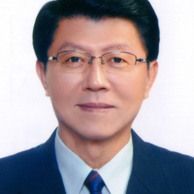 謝龍介